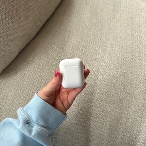 wireless airpod charging case!